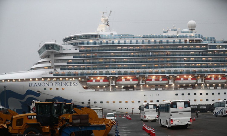 Du thuyền Diamond Princess đậu tại cảng Yokohama, Nhật Bản hôm 16/2. Ảnh: AFP.